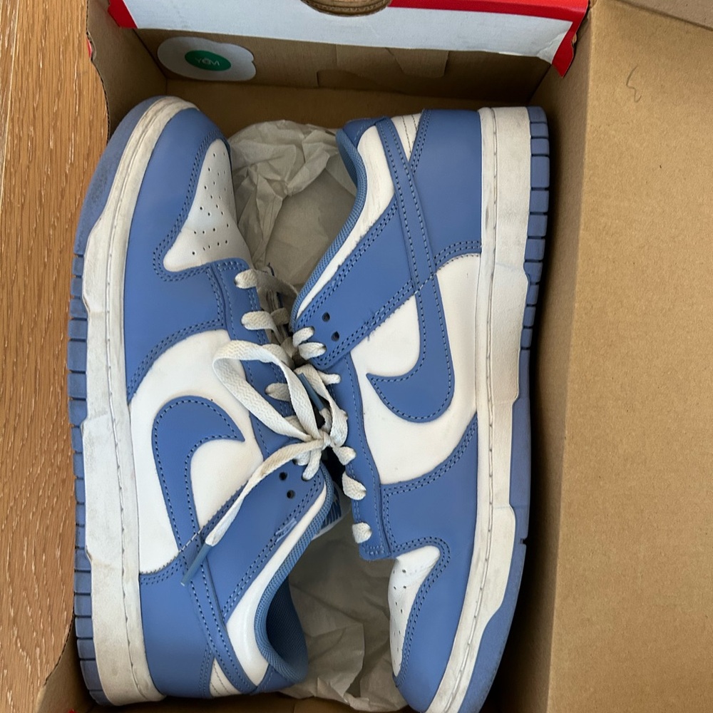 Duck polar blue size 9, like new with creases - Picture 4 of 4